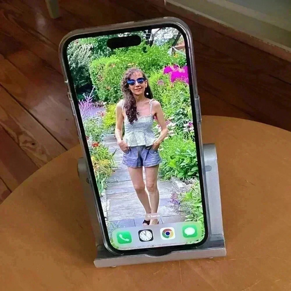 TechMatte iPhone/iPad Brushed Silver Metal Adjustable Stand Holder NWT - Picture 2 of 9